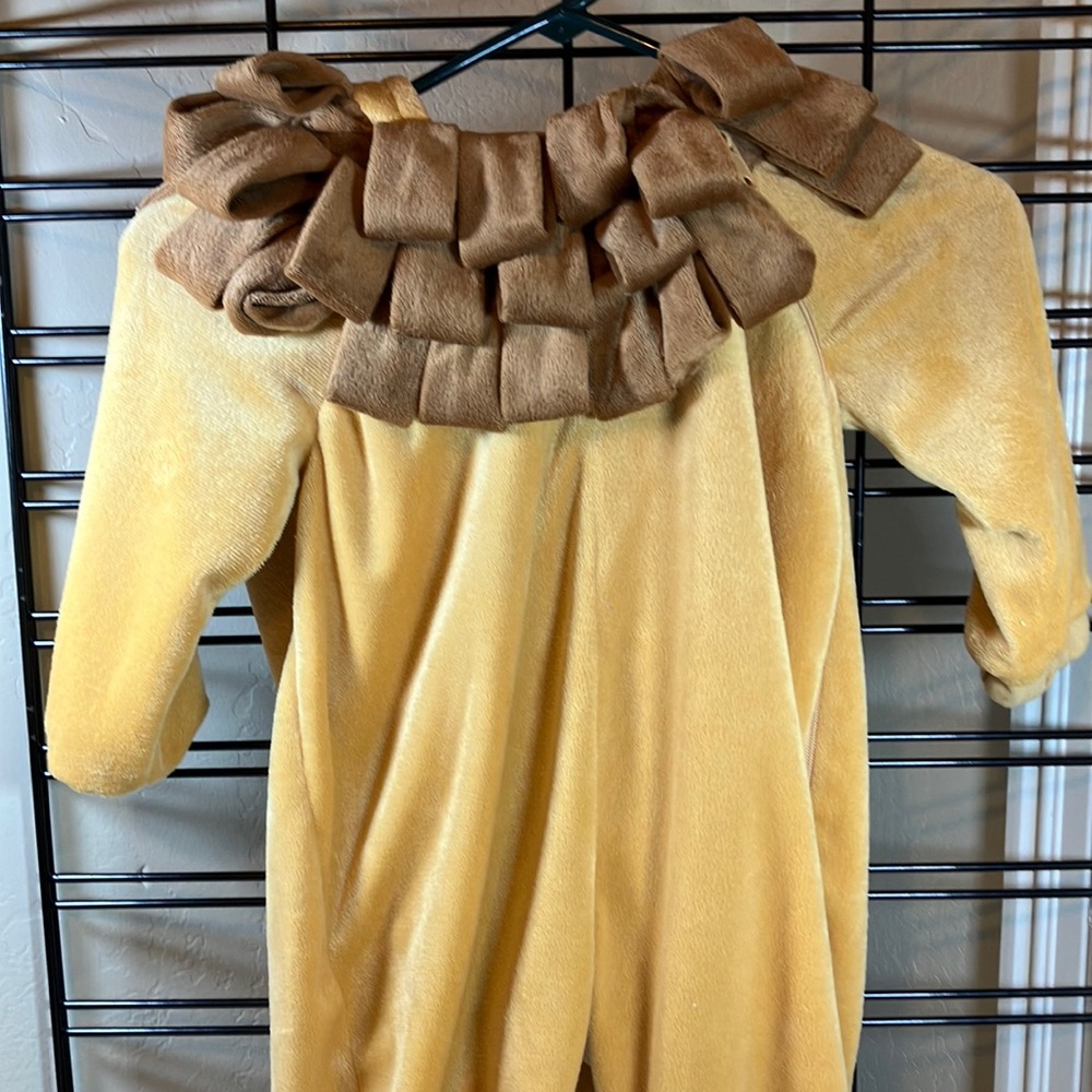 *Good PLUSH LION Tom’s Toy/Target Size 2-4 Full Satin Lining Torn At  Back Seam